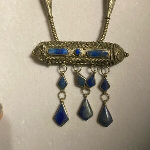 Vintage Indian Asia style Lapis necklace with capsule that opens